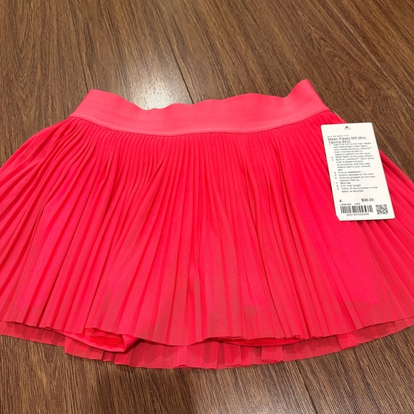 lululemon athletica Dresses & Skirts - Lululemon skirt size 4
